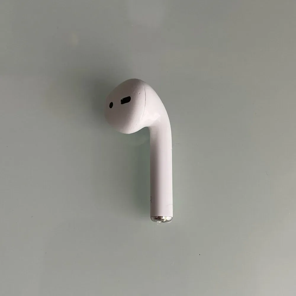 Apple AirPod 2nd Generation Right Ear Bud For Parts
